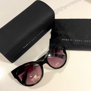 Marc Jacobs sunglasses 🕶